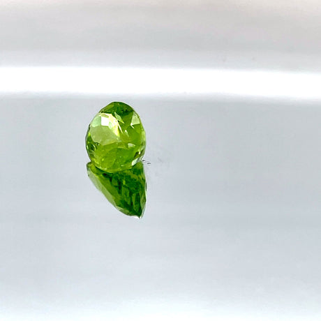 Peridot 4.80 ct – Green, Oval Cut, Untreated