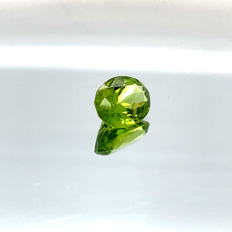 Peridot 4.95 ct – Green, Oval Cut, Untreated
