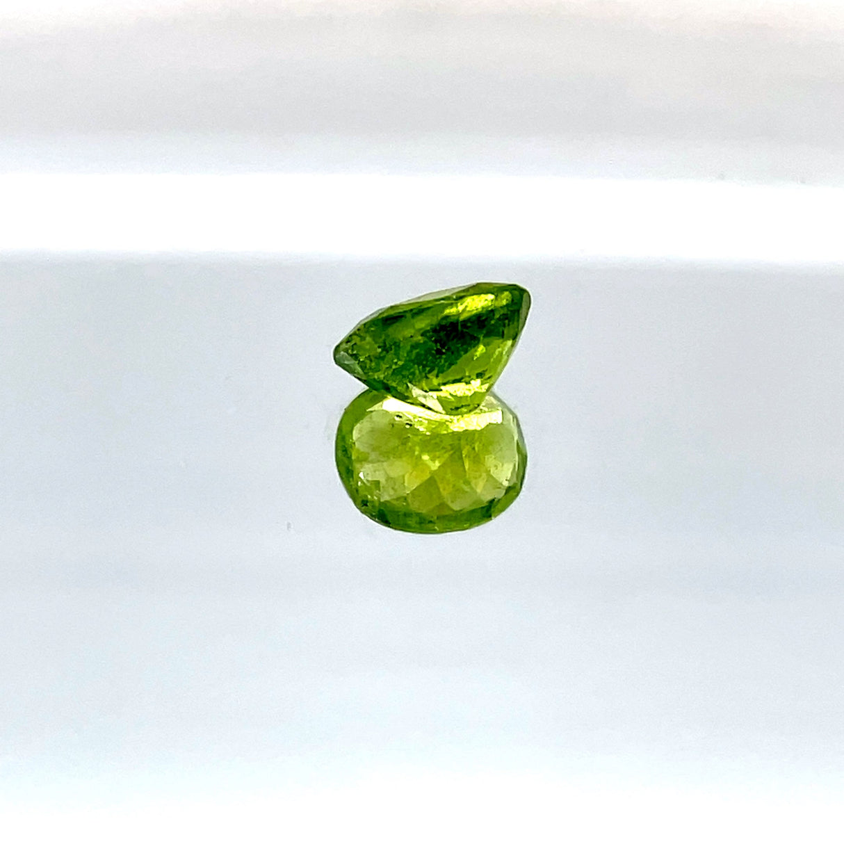 Peridot 3.55 ct – Green, Oval Cut, Untreated