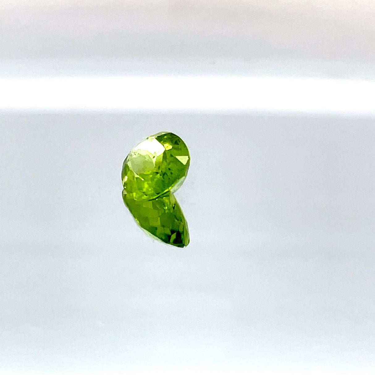 Peridot 3.20 ct – Green, Oval Cut, Untreated
