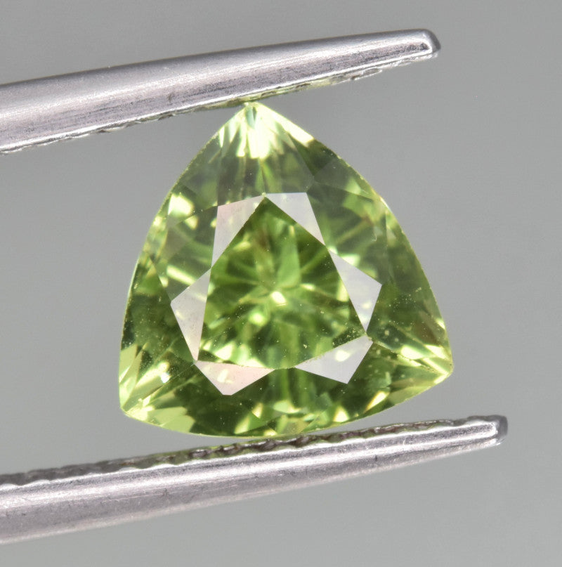 Peridot 2.35 ct – Green, Trillion Cut, Untreated, Suppat Mine