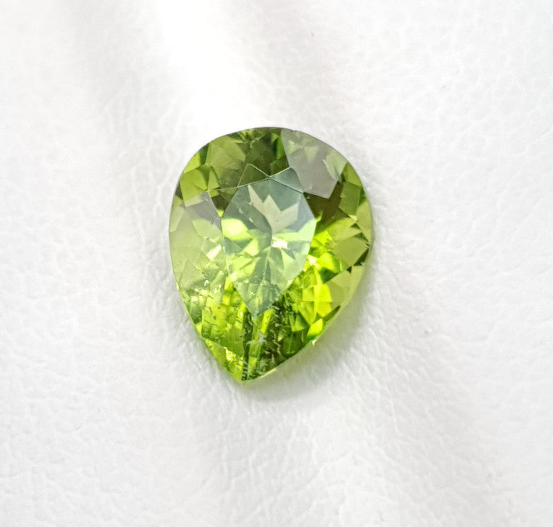 Peridot 1.90 ct – Green Pear Cut, Untreated | Sosna Gems