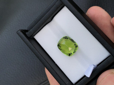 Peridot 7.45 ct – Green, Cushion Cut, Untreated