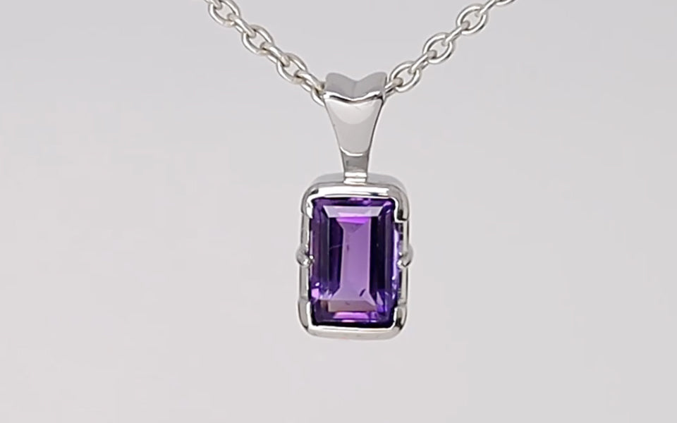Silver Pendant with Amethyst 6.49 ct
