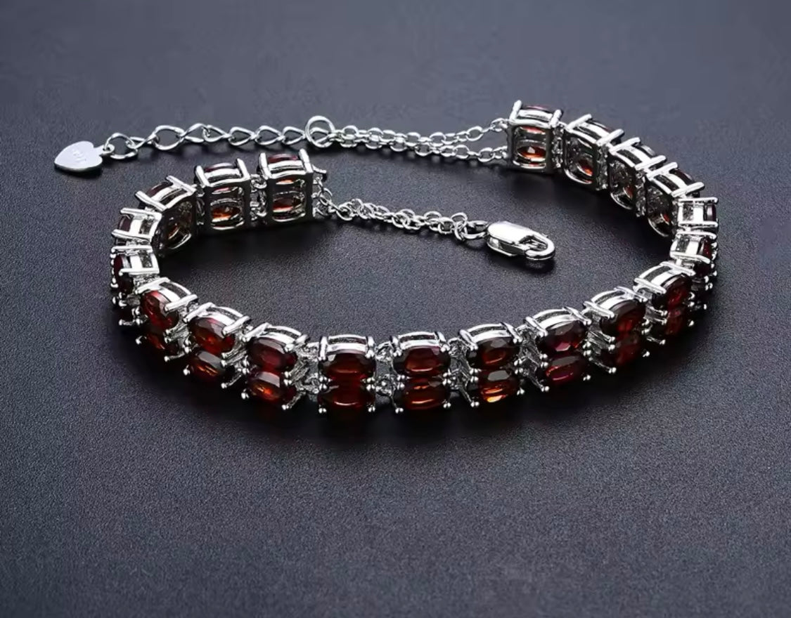 Silver Garnet 11.50 ct Bracelet