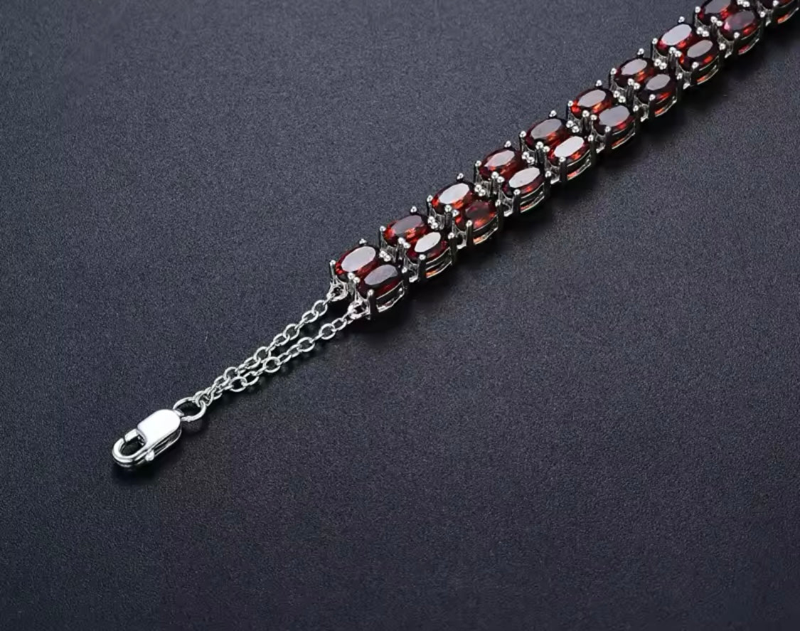 Silver Garnet 11.50 ct Bracelet
