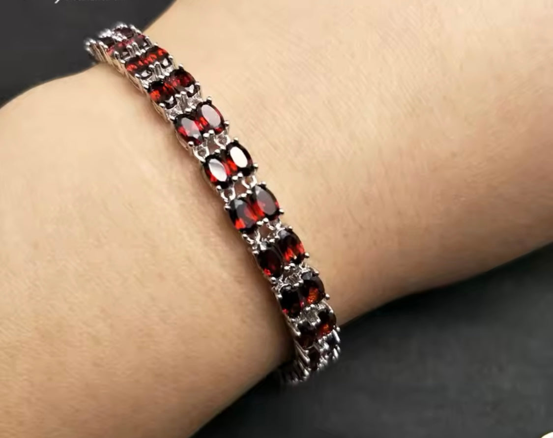 Silver Garnet 11.50 ct Bracelet