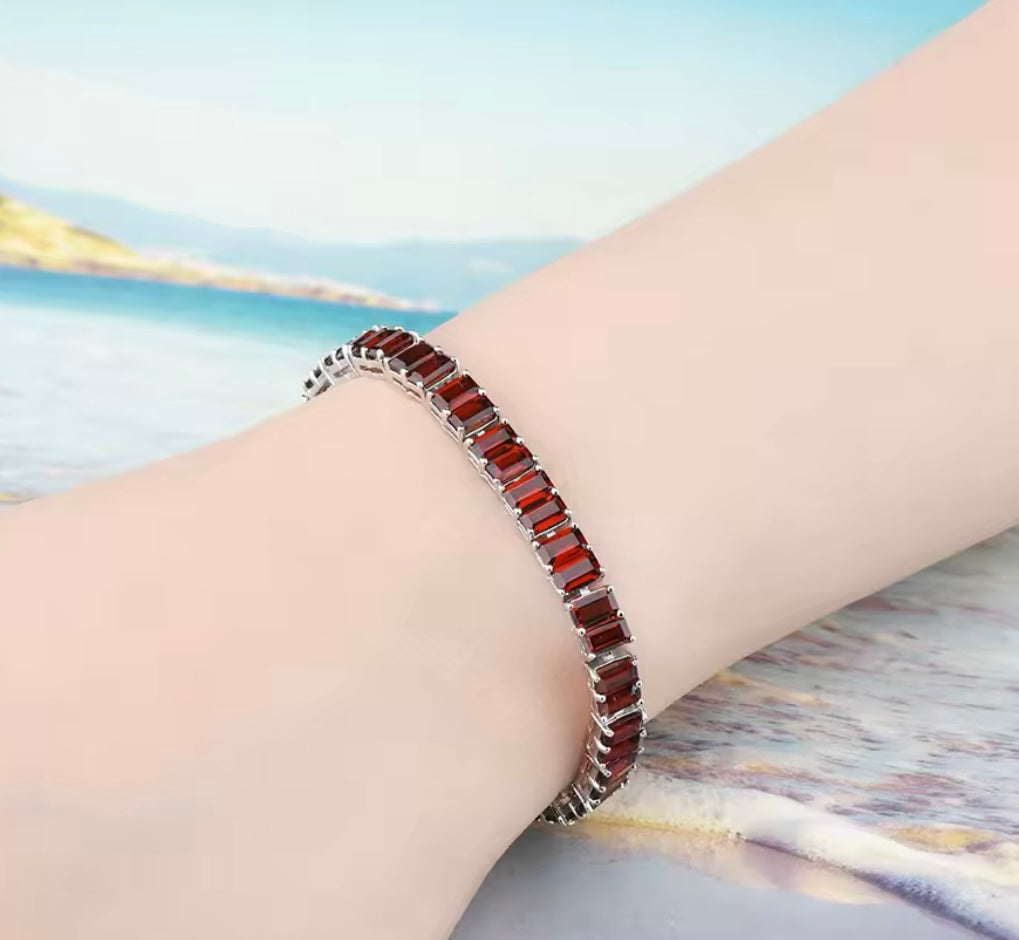 Silver Garnet 17.80 ct Tennis Bracelet (Unisex)