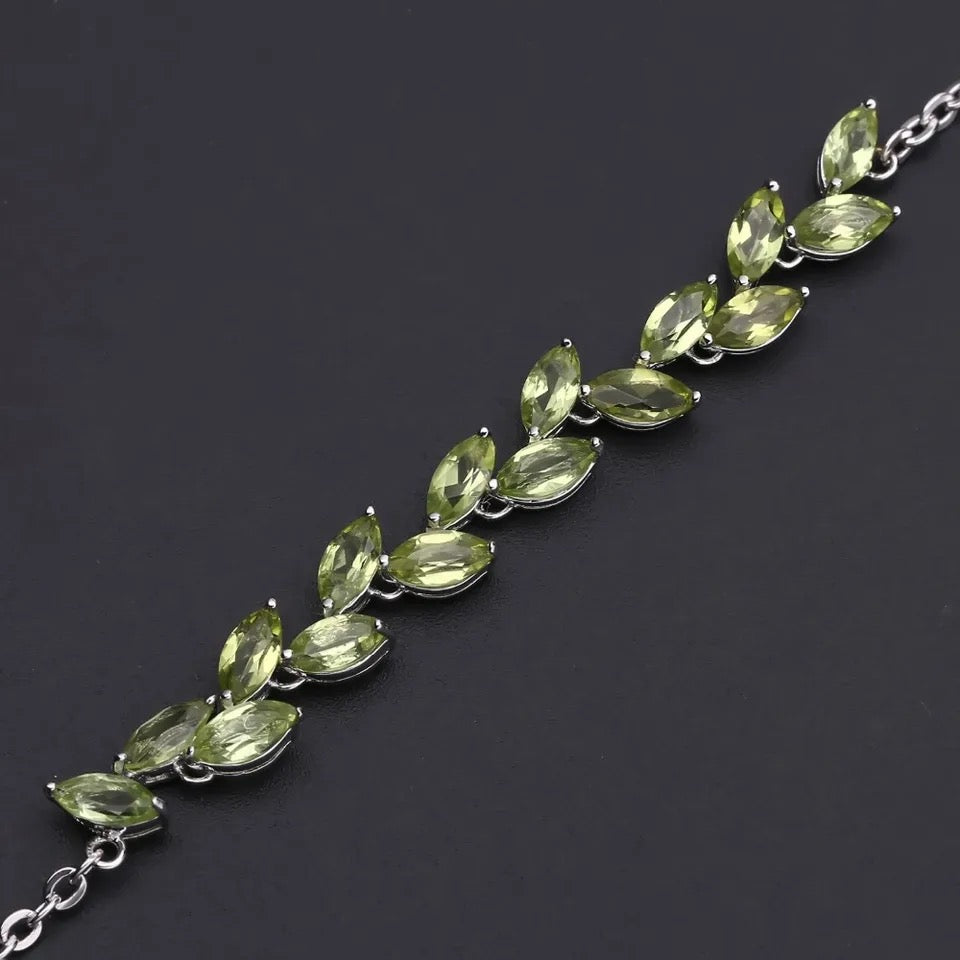 Silver 4.37 ct Peridot
