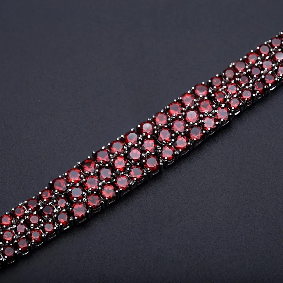 Silver 30.80 ct Garnet Bracelet
