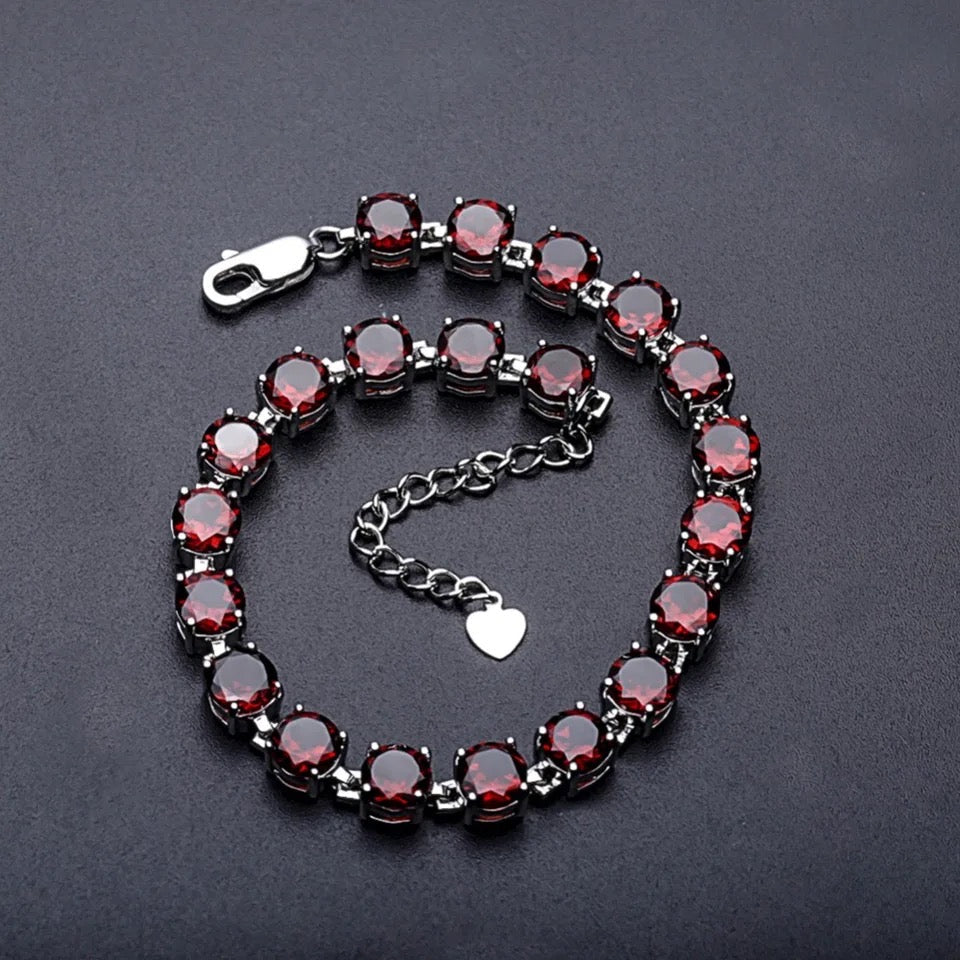 Silver 22.11 ct Garnet Bracelet
