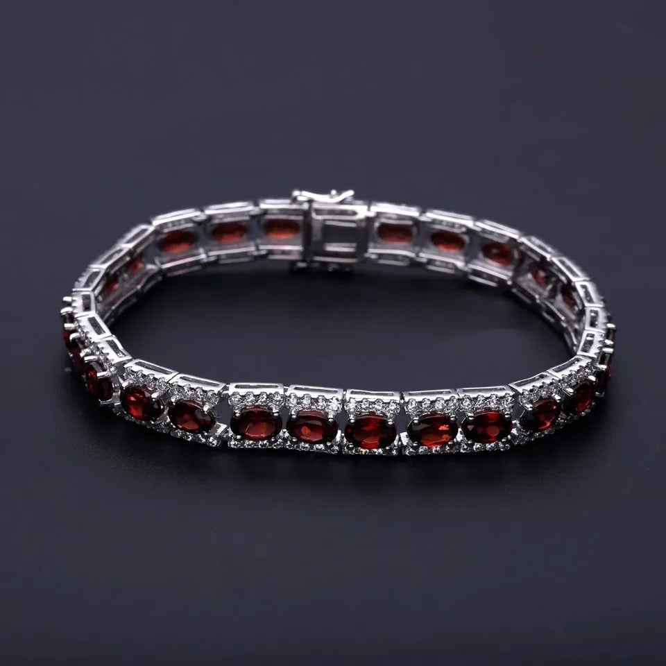 Silver 16.80 ct Garnet Bracelet