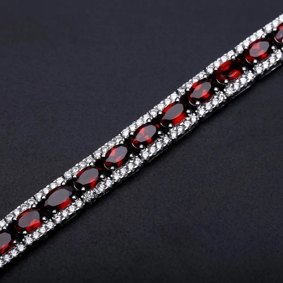 Silver 16.80 ct Garnet Bracelet