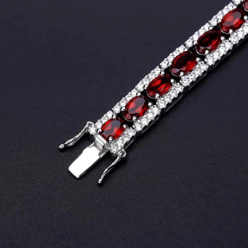 Silver 16.80 ct Garnet Bracelet