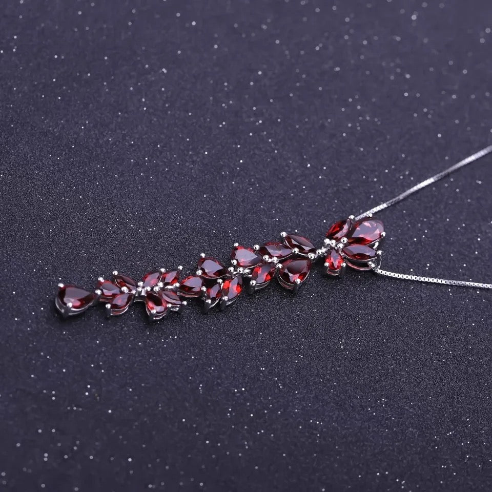 Silver 14.65 ct Garnet Pendant