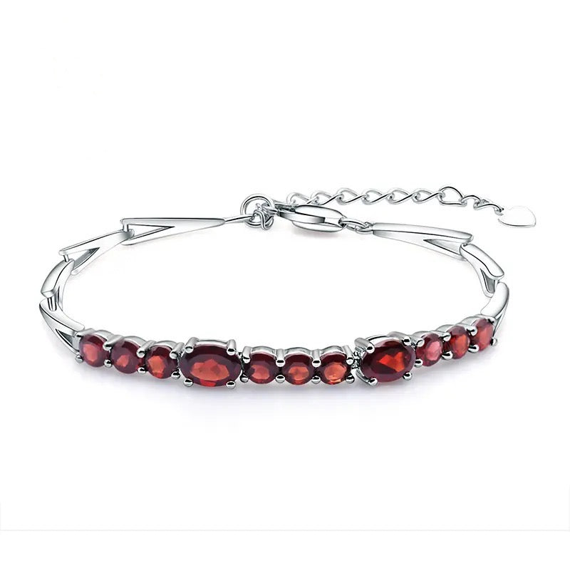 Silver 5.33 ct Garnet Bracelet