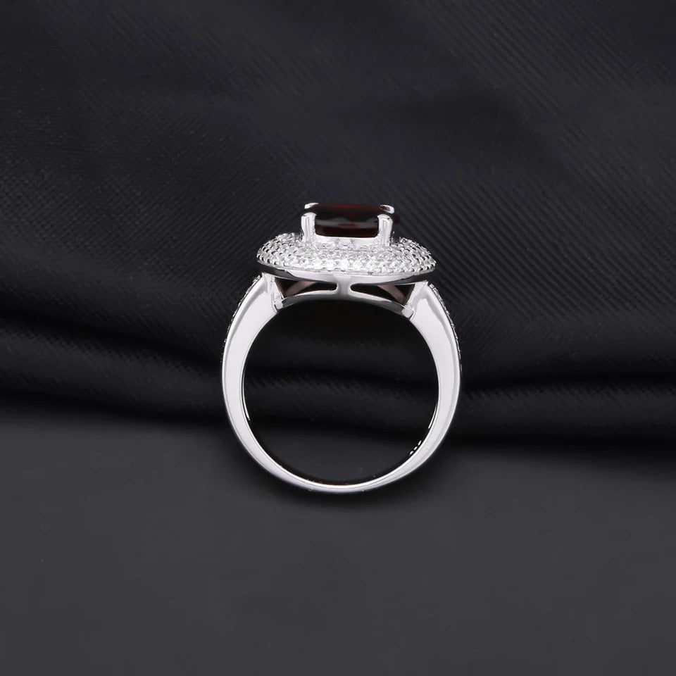 Silver Ring 3.15 ct Garnet