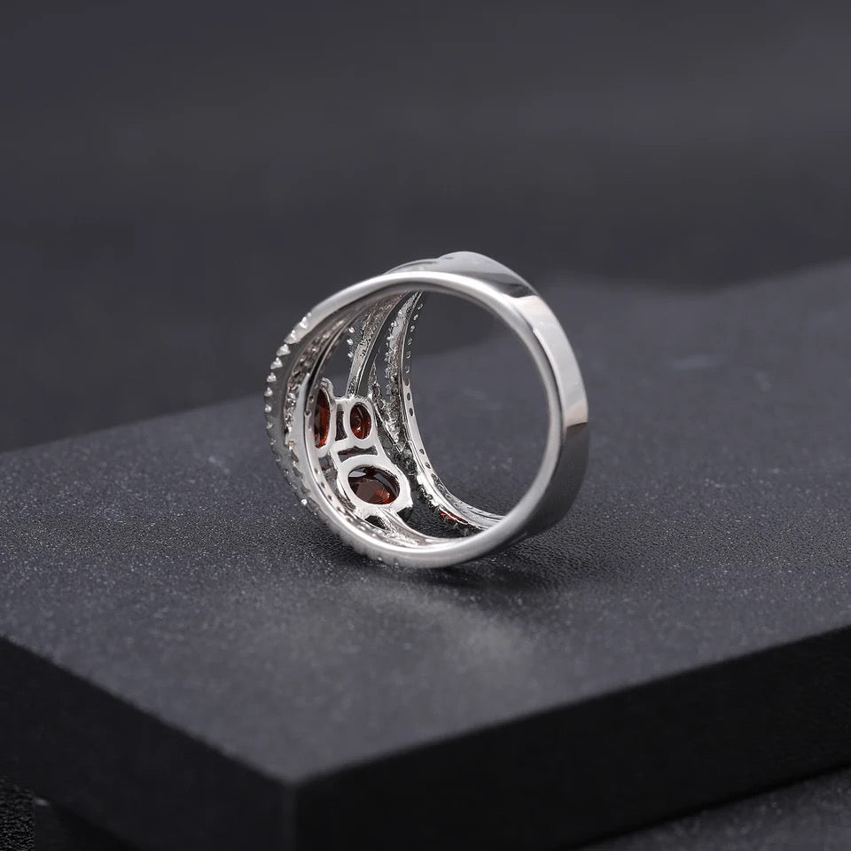 Silver Ring 1.87 ct Garnet