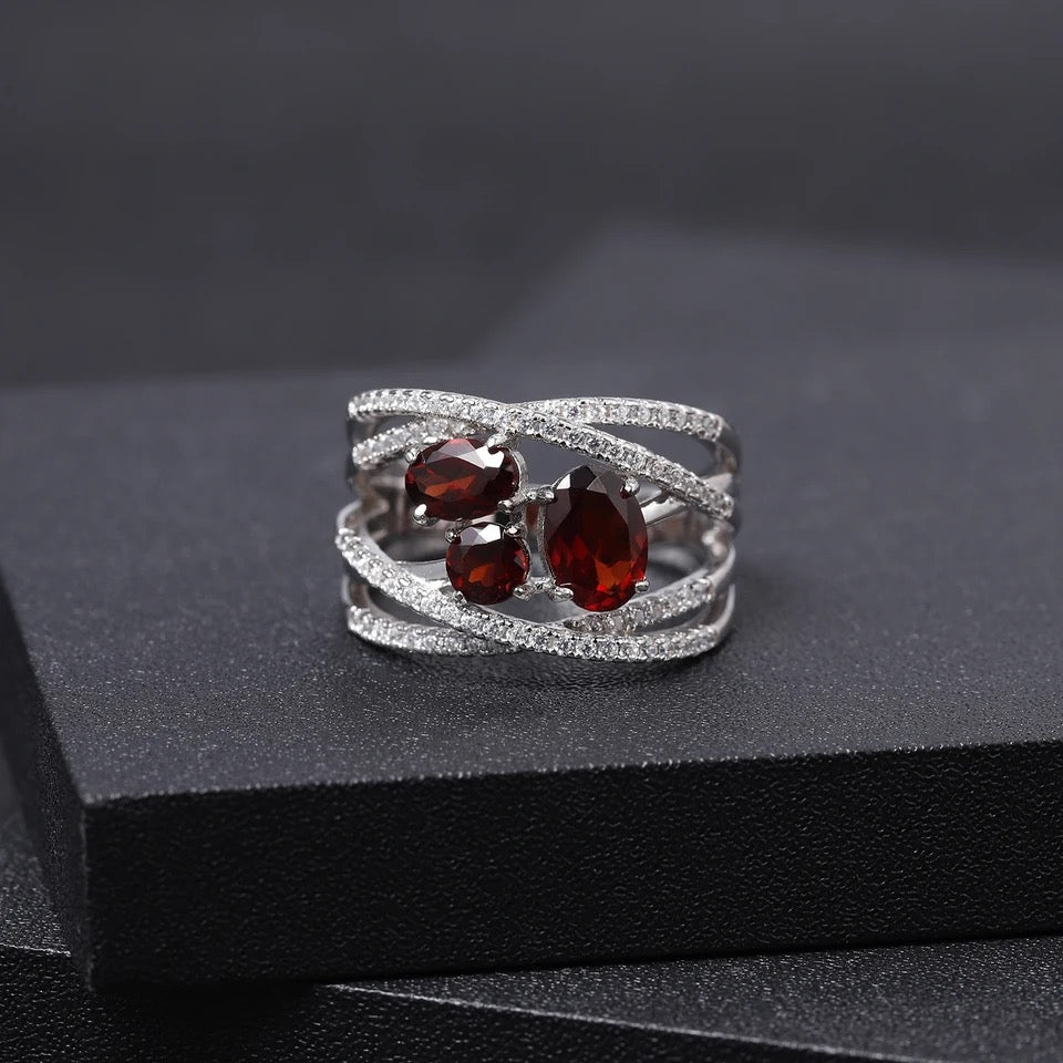 Silver Ring 1.87 ct Garnet