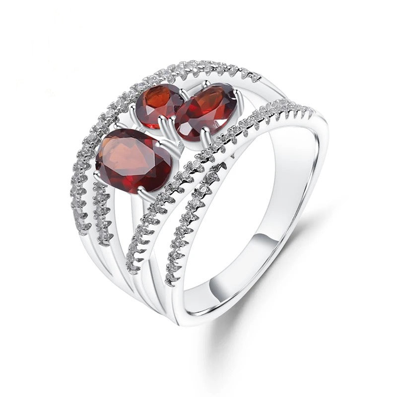 Silver Ring 1.87 ct Garnet