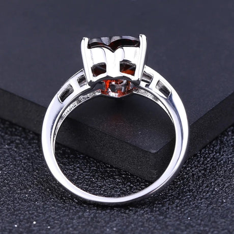 Silver Ring 2.78 ct Garnet