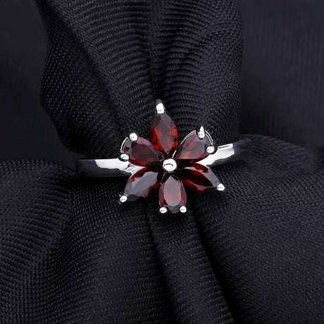 Silver Ring 1.86 ct Garnet