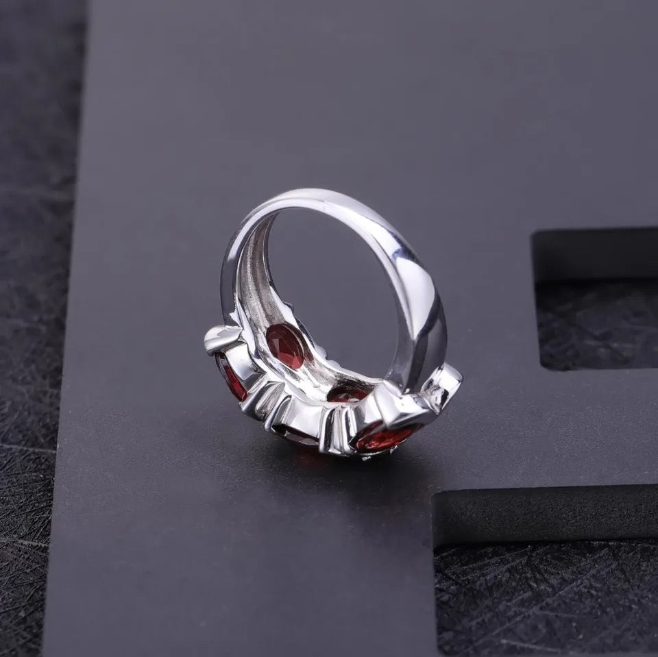 Silver Ring 6.13 ct Garnet