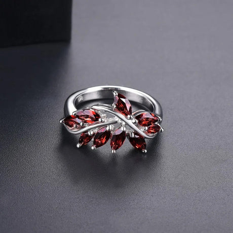 Silver 2.66 ct Ring Garnet