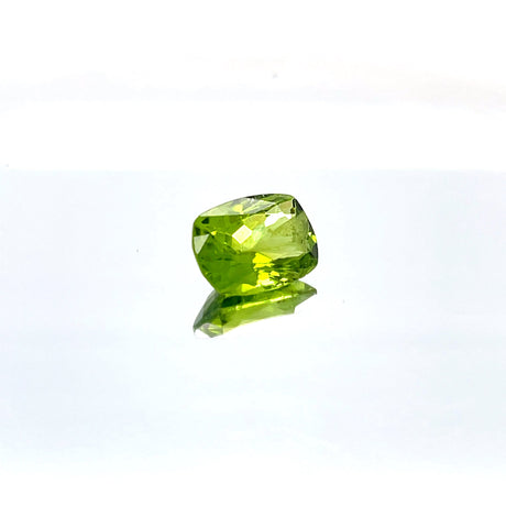 Peridot 5.60 ct – Green, Oval Cut, Untreated